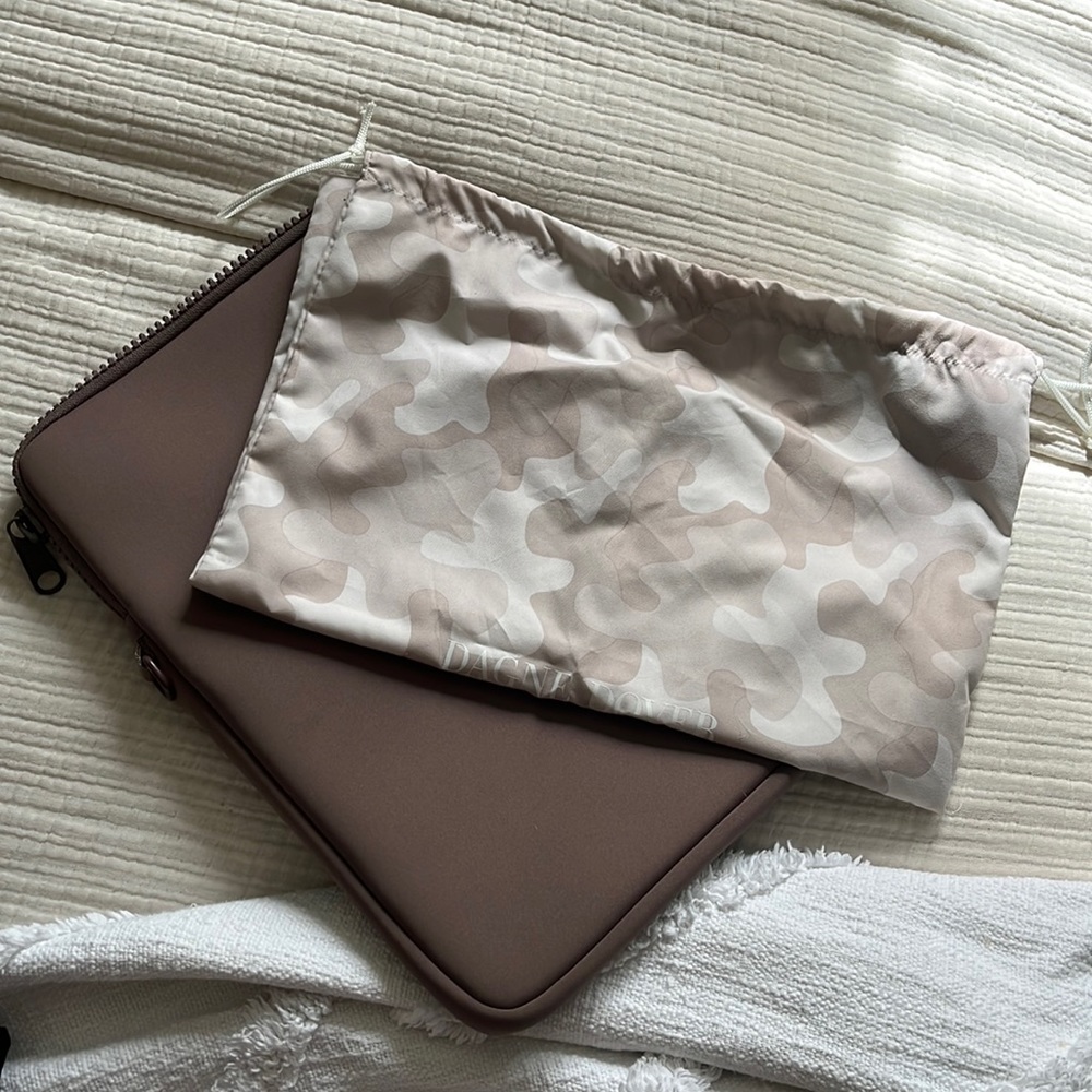 Dagne Dover laptop case
